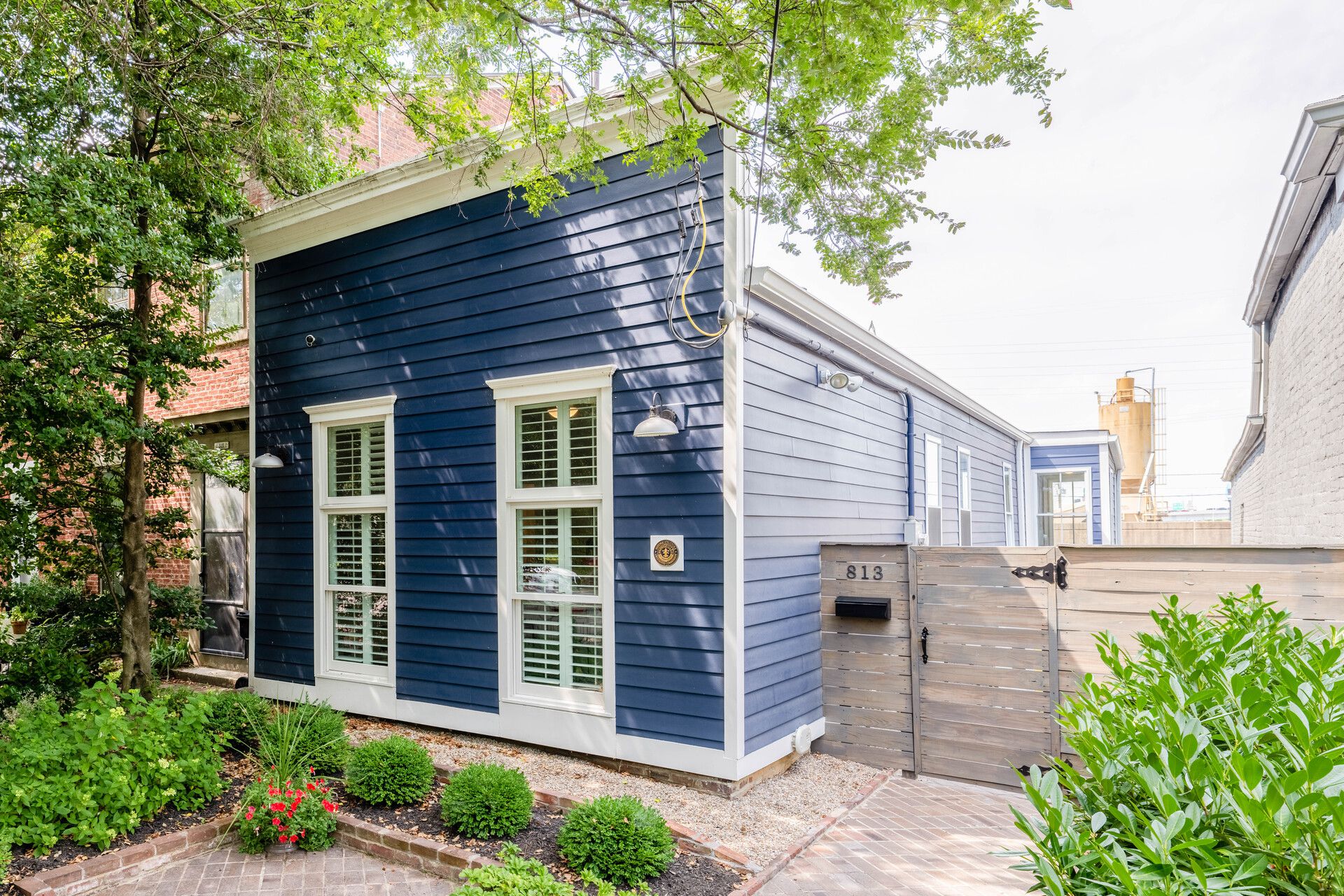 813 Franklin St - Photo 2