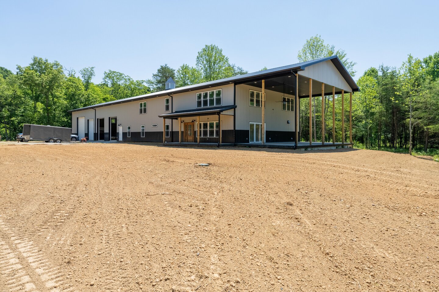 Barndominium - Photo 2