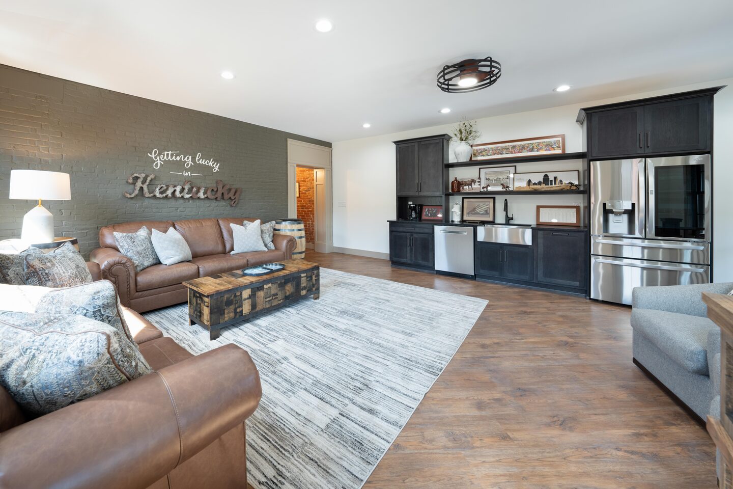 Baxter Avenue Airbnb - Photo 15
