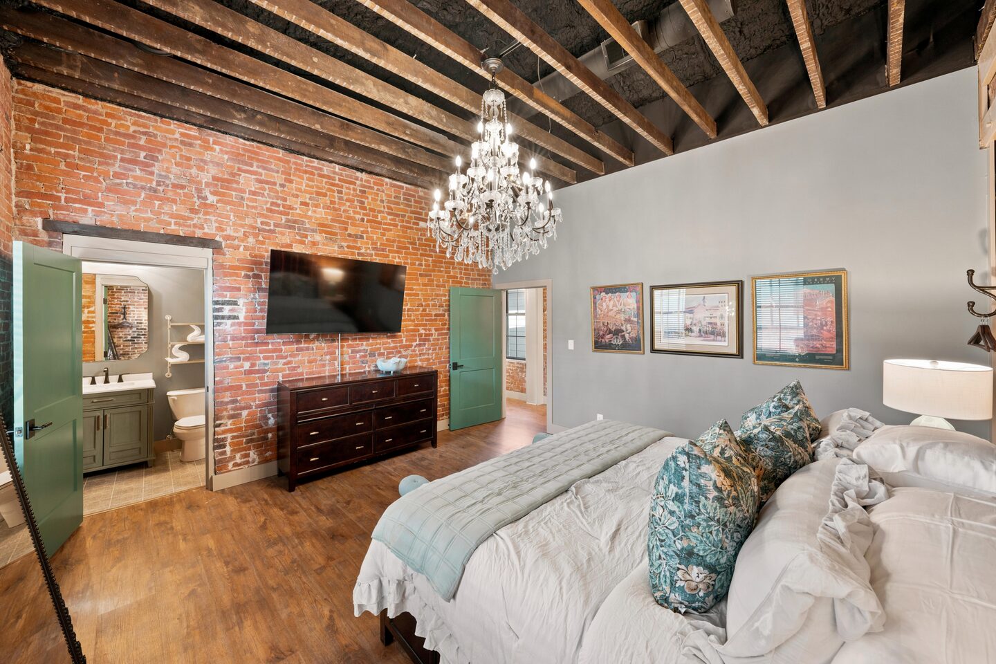 Baxter Avenue Airbnb - Photo 24