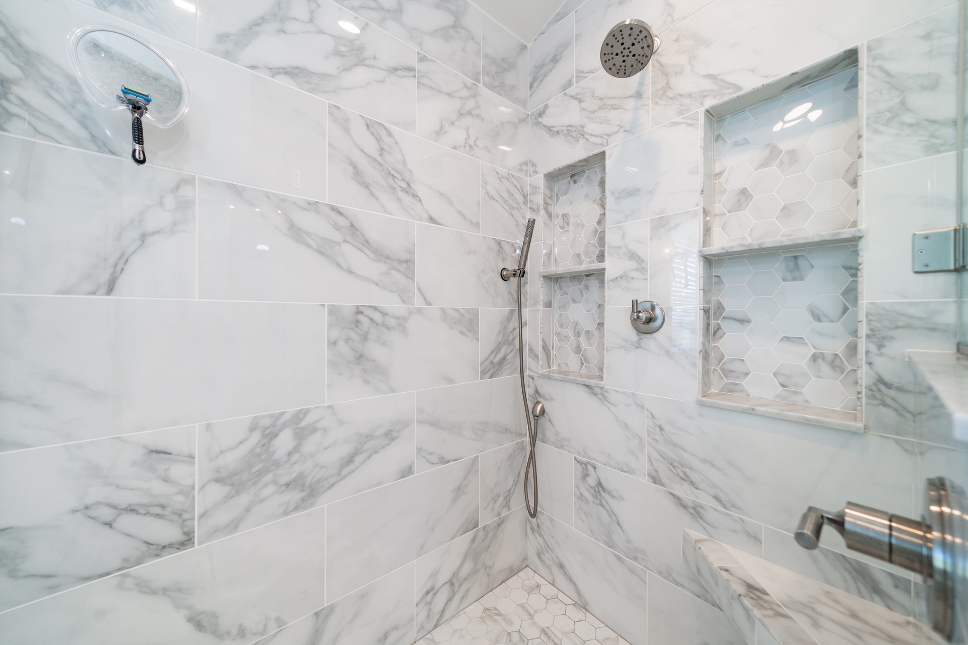 Championship Court - Photo 51