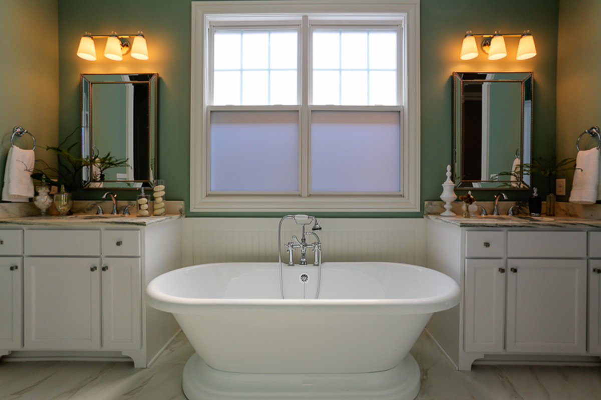 Featherbell - Photo 1