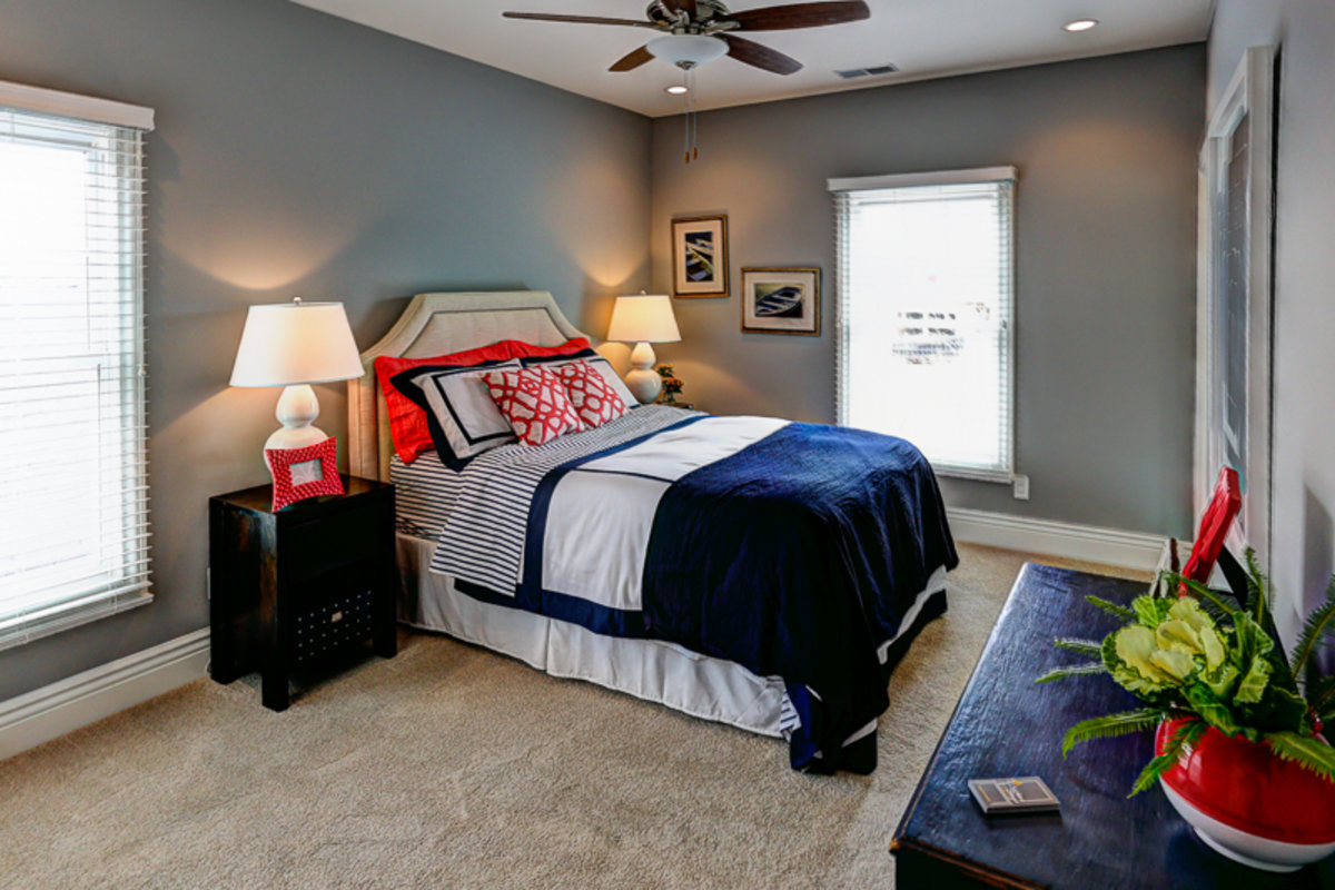 Featherbell - Photo 11