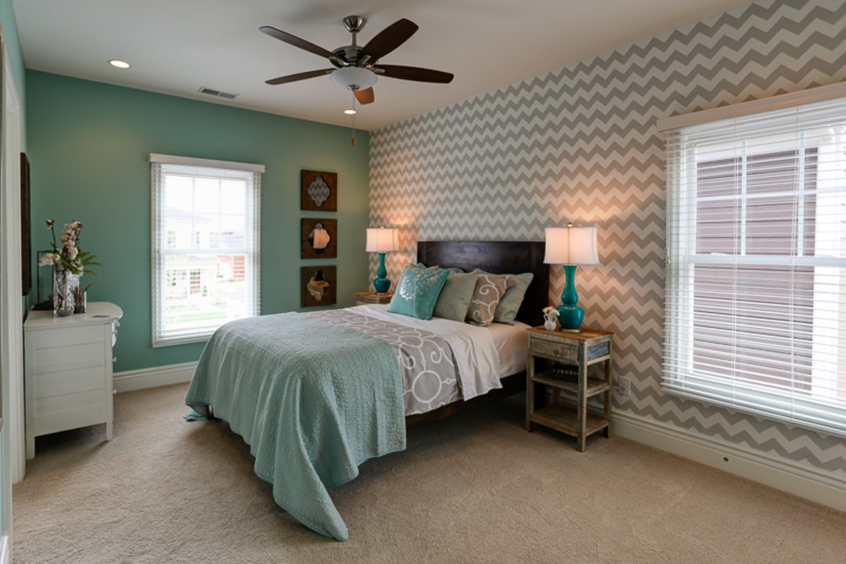 Featherbell - Photo 3