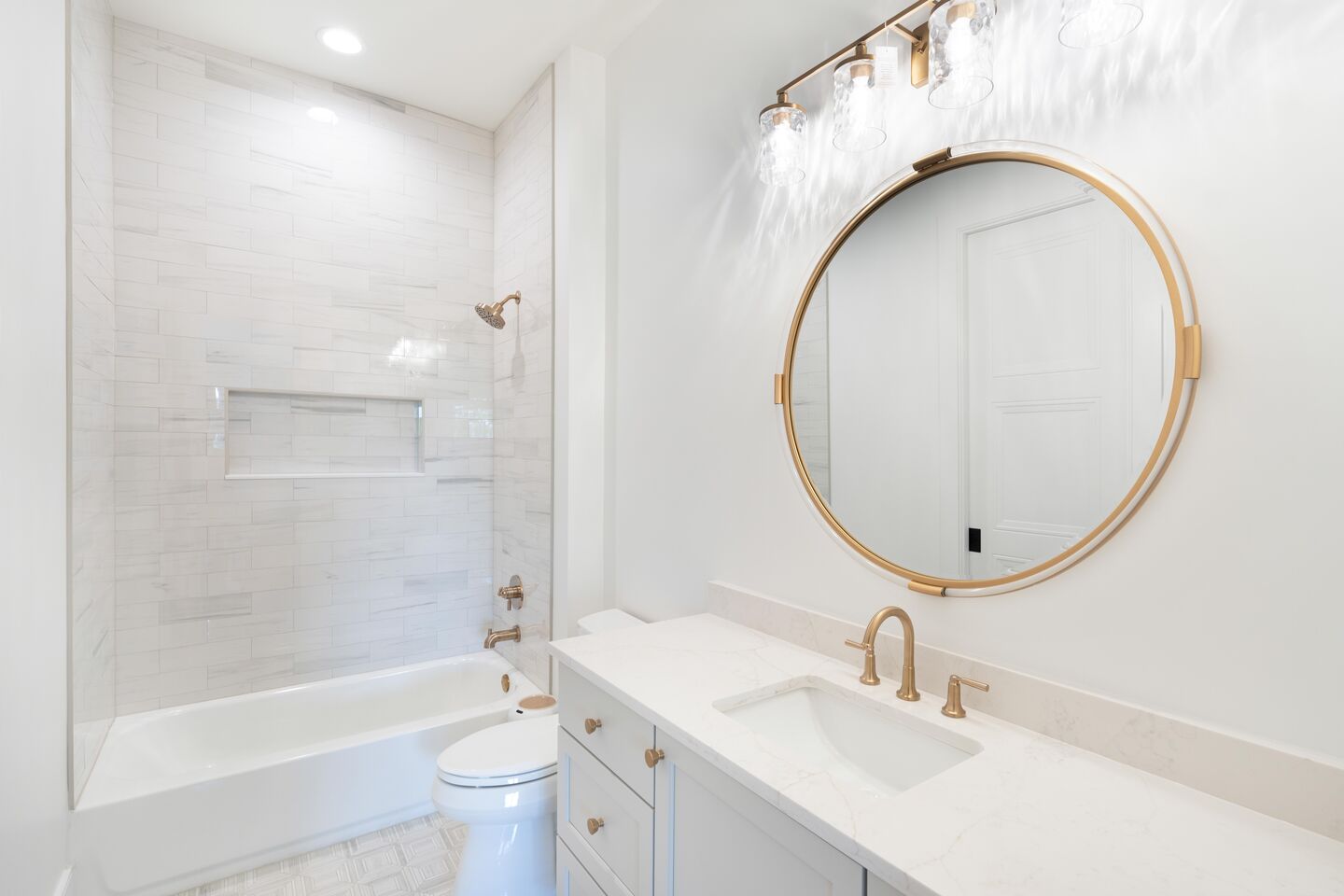 Glenview 2025 - Photo 19