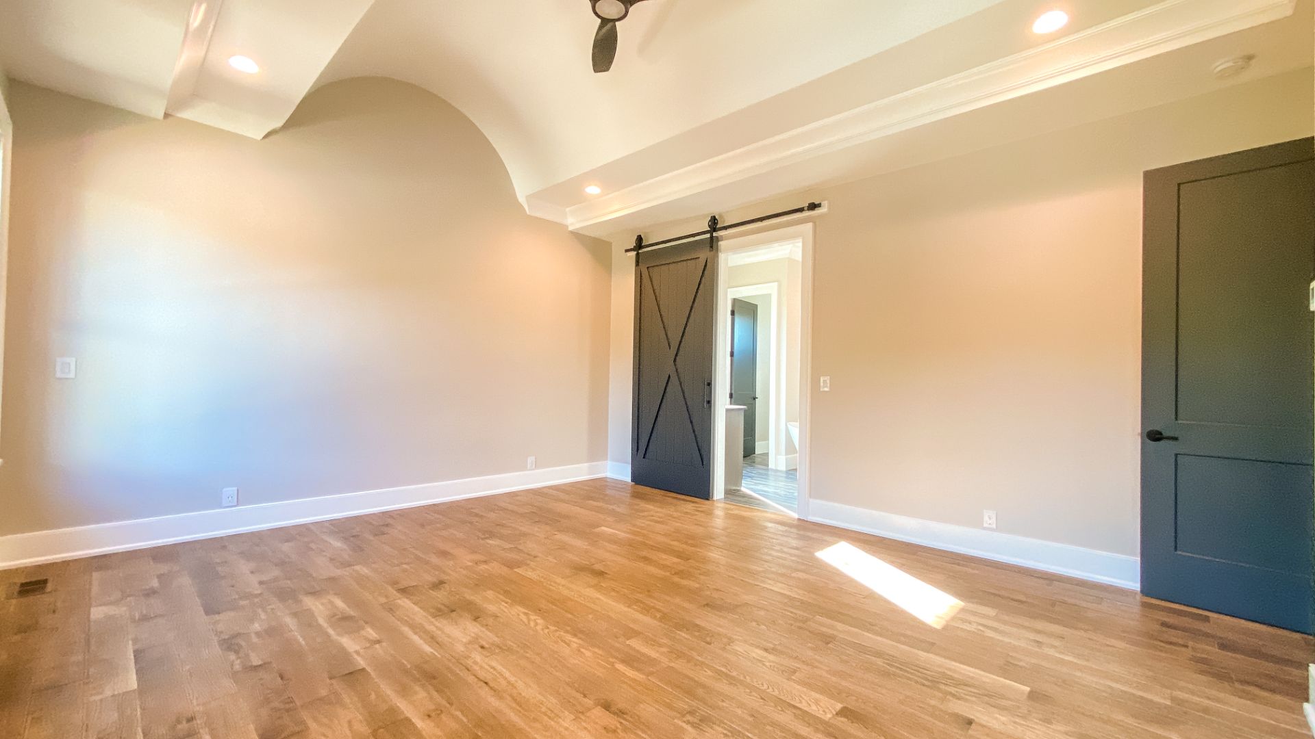 Lagrange, KY - Photo 23