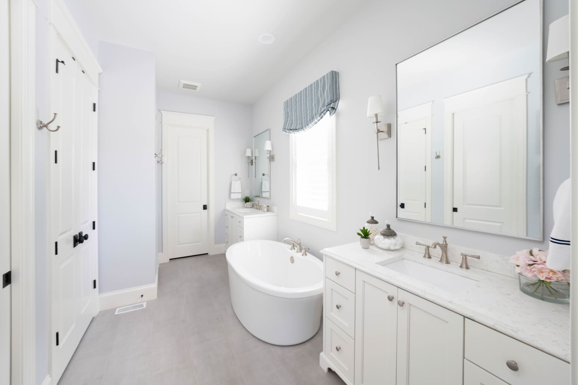 Transitional Modern - Photo 25