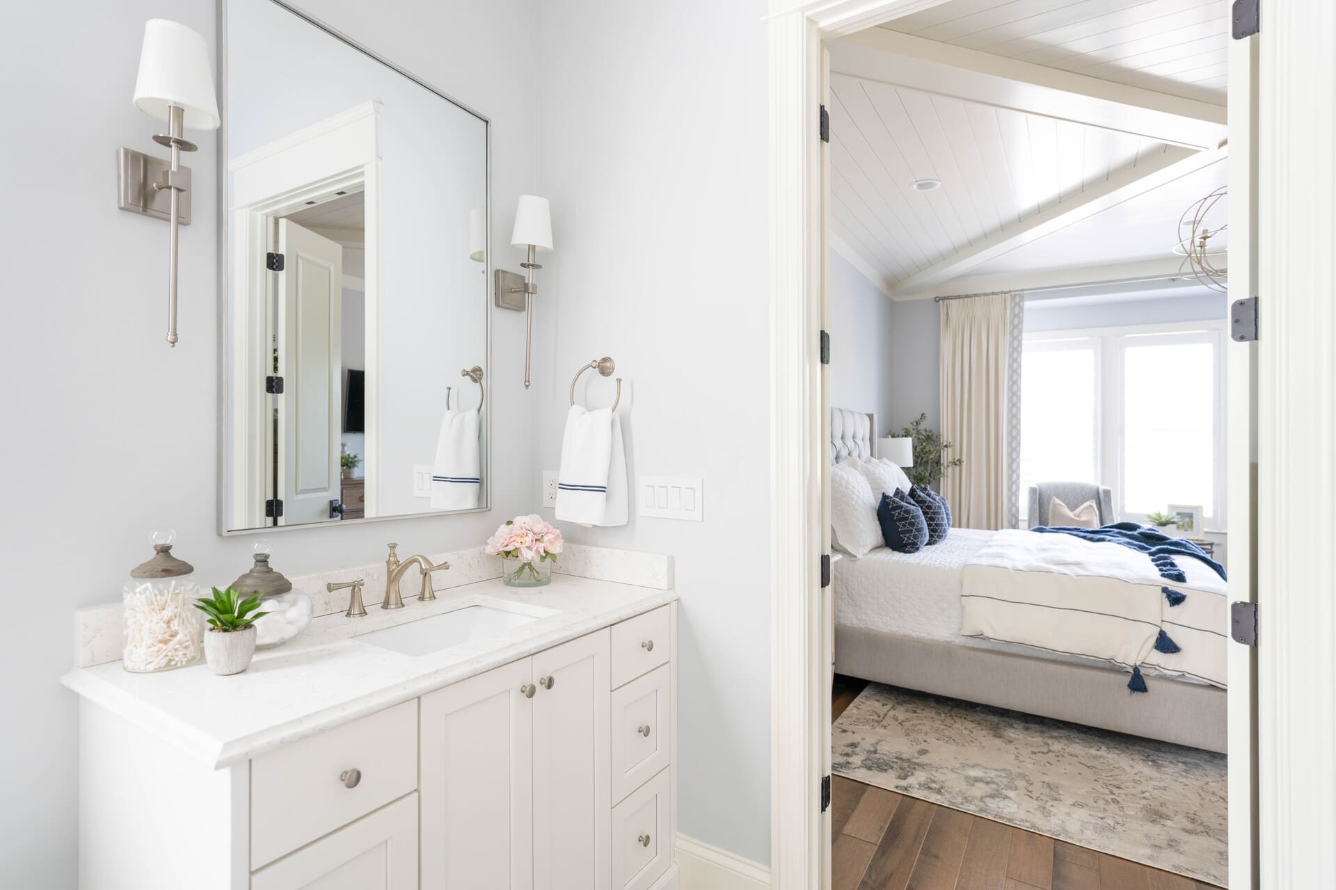 Transitional Modern - Photo 32