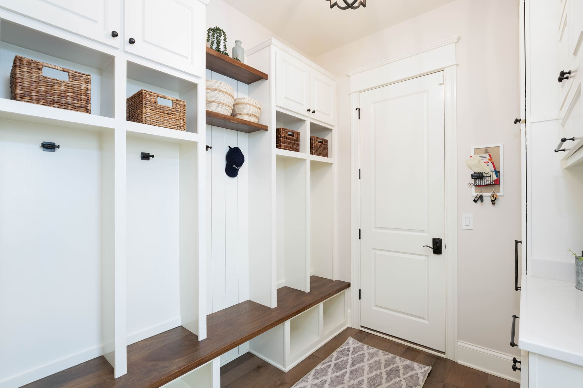 Transitional Modern - Photo 43