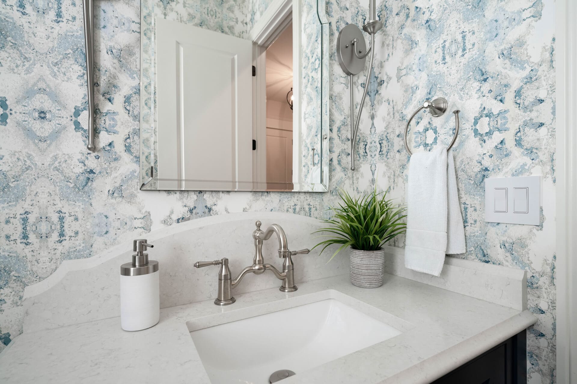 Transitional Modern - Photo 47