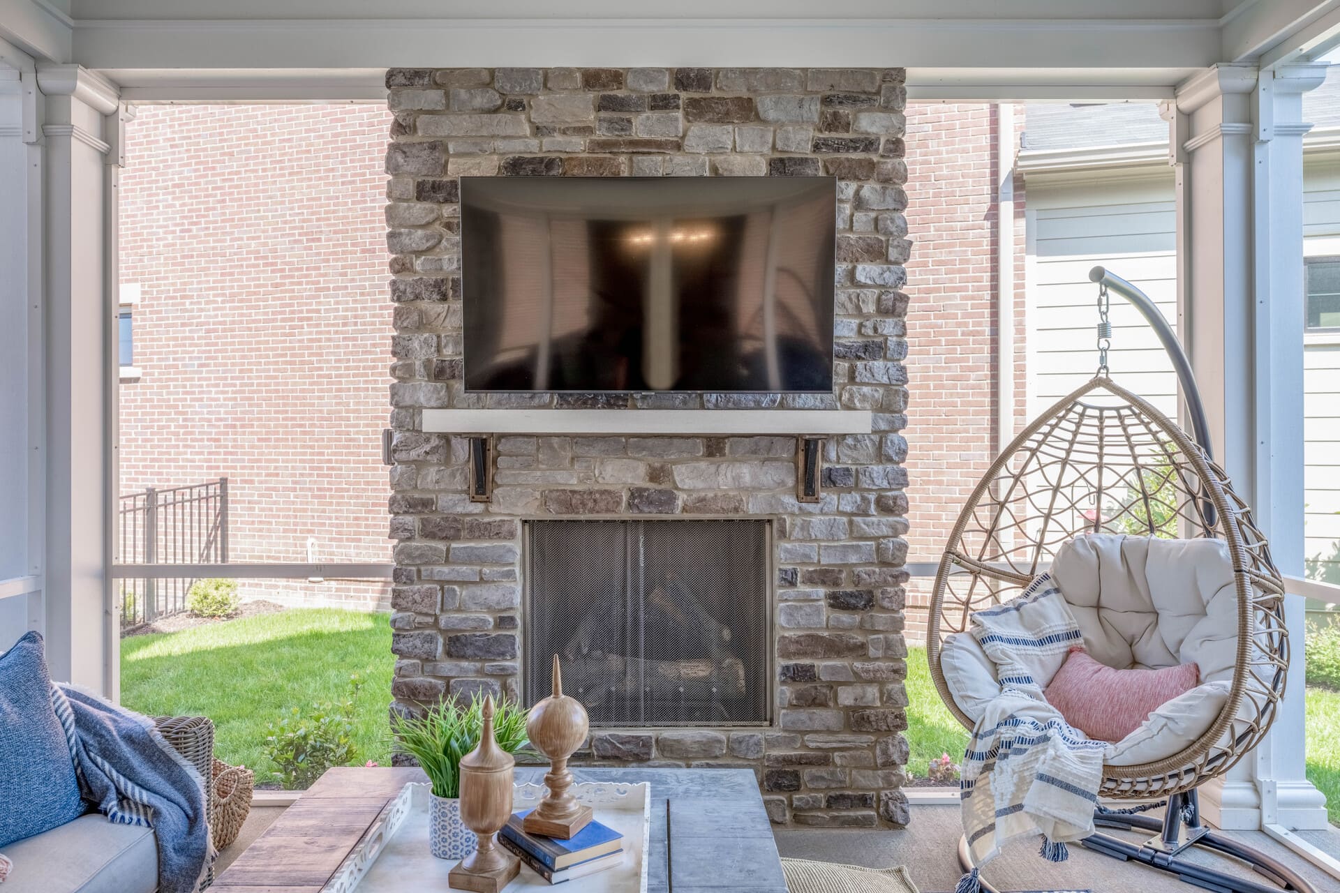 Transitional Modern - Photo 95