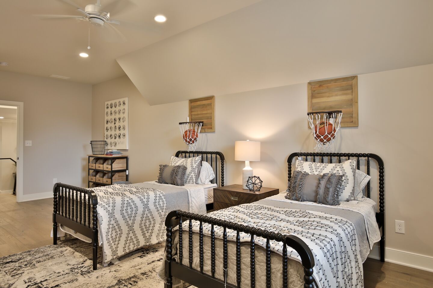 Welcome Home Tour 2019 - Photo 28